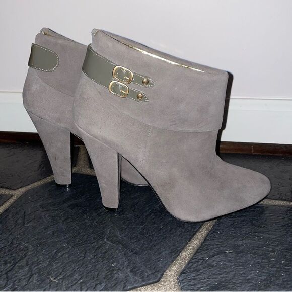Steven by Steve Madden Ellusion Gray Suede Leather Pointed Toe Heeled Bootie 8.5 - Picture 3 of 9